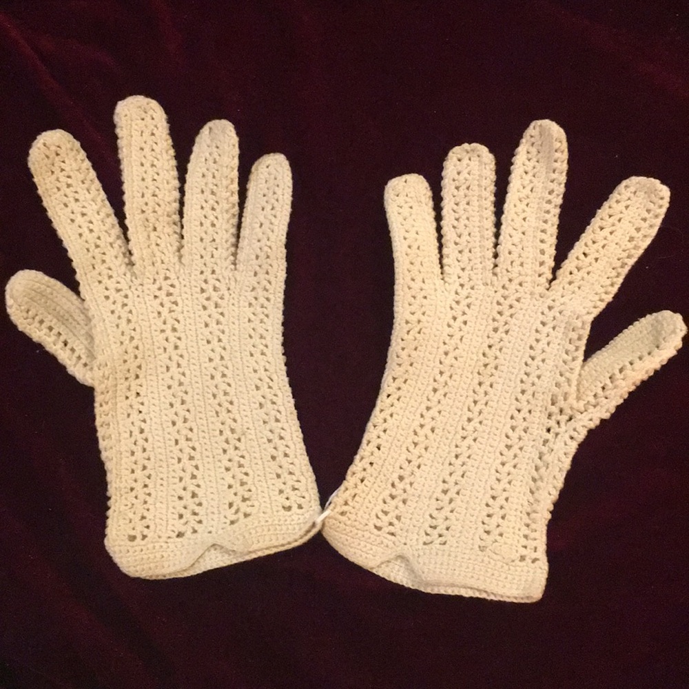 Vintage Crocheted Lady’s Gloves